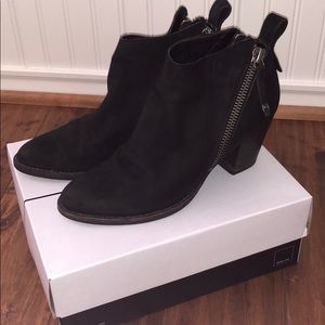 Dolce Vita Jaeger Booties in Black Nubuck